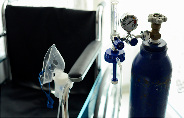 酸素ボンベ